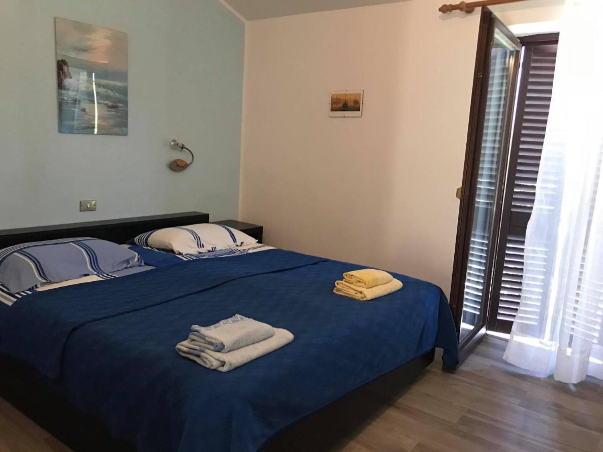 Draga Rooms Njivice Exteriör bild
