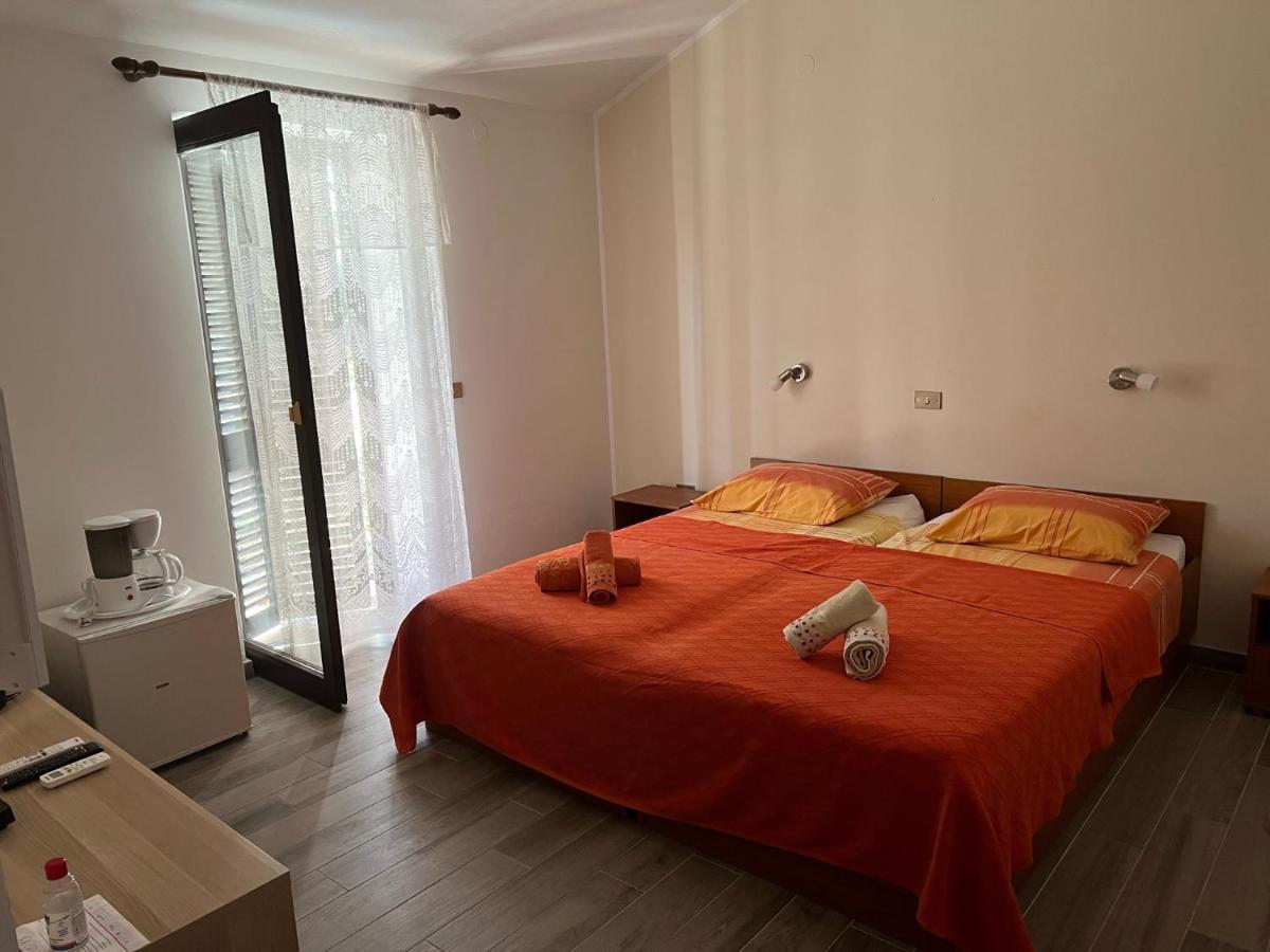 Draga Rooms Njivice Exteriör bild
