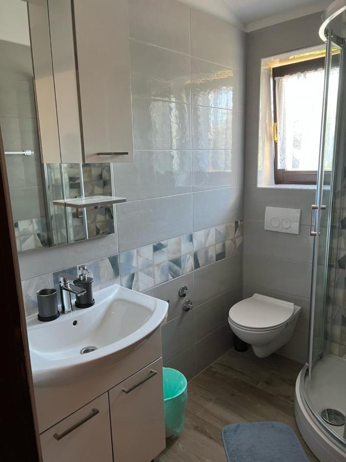 Draga Rooms Njivice Exteriör bild
